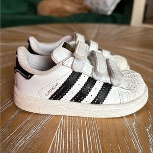 Adidas Toddler Sneakers, size 6, white